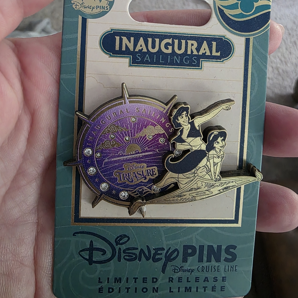 Disney Aladdin and Jasmine Purple Gold Pin